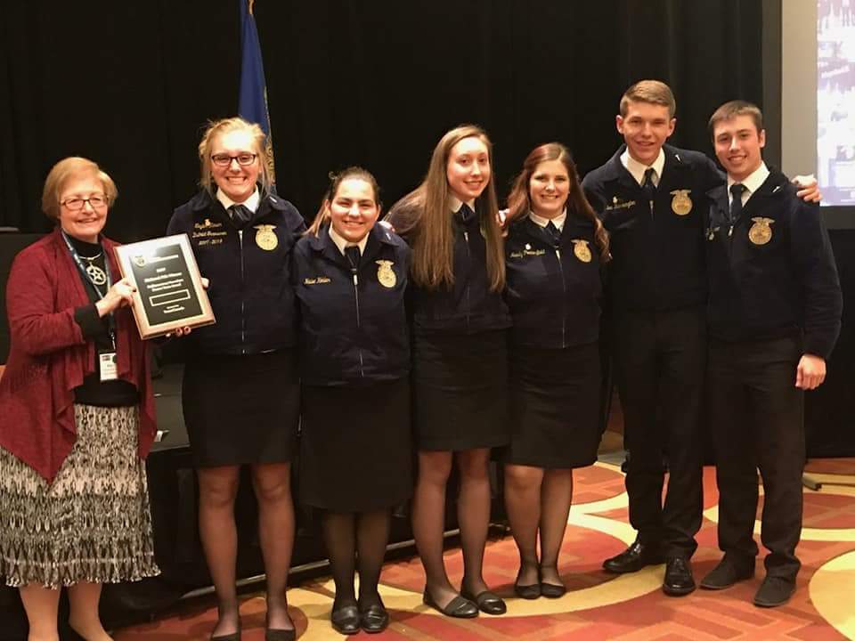 sutherlinhigh's tweet photo. Parliamentary Procedure: 
Bronze Team
(Cassidy, Madelyn, Esten, Tristan, Taylor, &amp; Hailee) https://t.co/2SN9nzyXJa