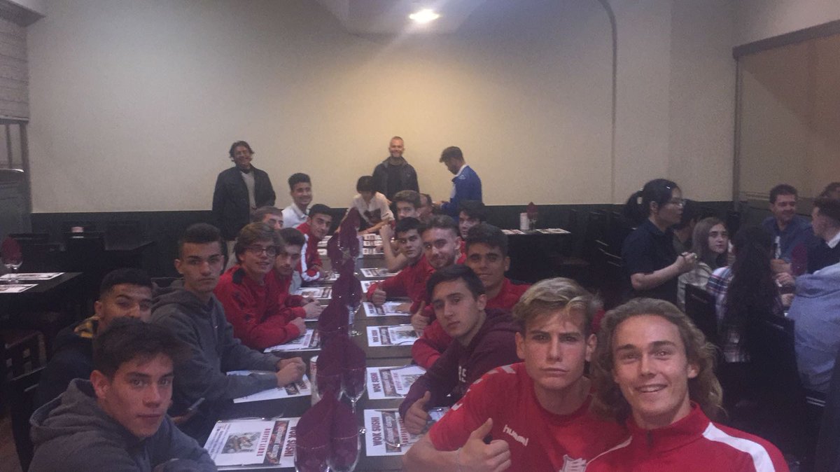 CF_Huracan's tweet photo. El Juvenil LN de @PJimenez83 a punto de cenar en Elche. Mañana a las 11:30h se enfrenta al @KelmeCF. #SomosHuracán https://t.co/cVowUF5PDT