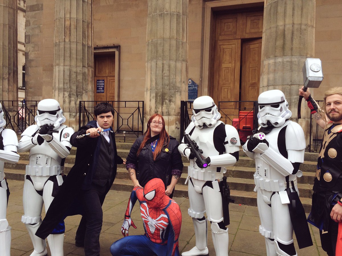 SorchaMacLennan's tweet photo. So #Elgin had a #Halloween  family fun day where there was a fancy dress competition for the kids, and loads of photo ops with the #Cosplayers. 
I'm looking forward to #ElCon in 2018! Here's me posing with the CosPlayers!

#ElginBID @ElginBID #LogansFund @Logansfund #ElCon2018 https://t.co/Gm6Lpfiiur