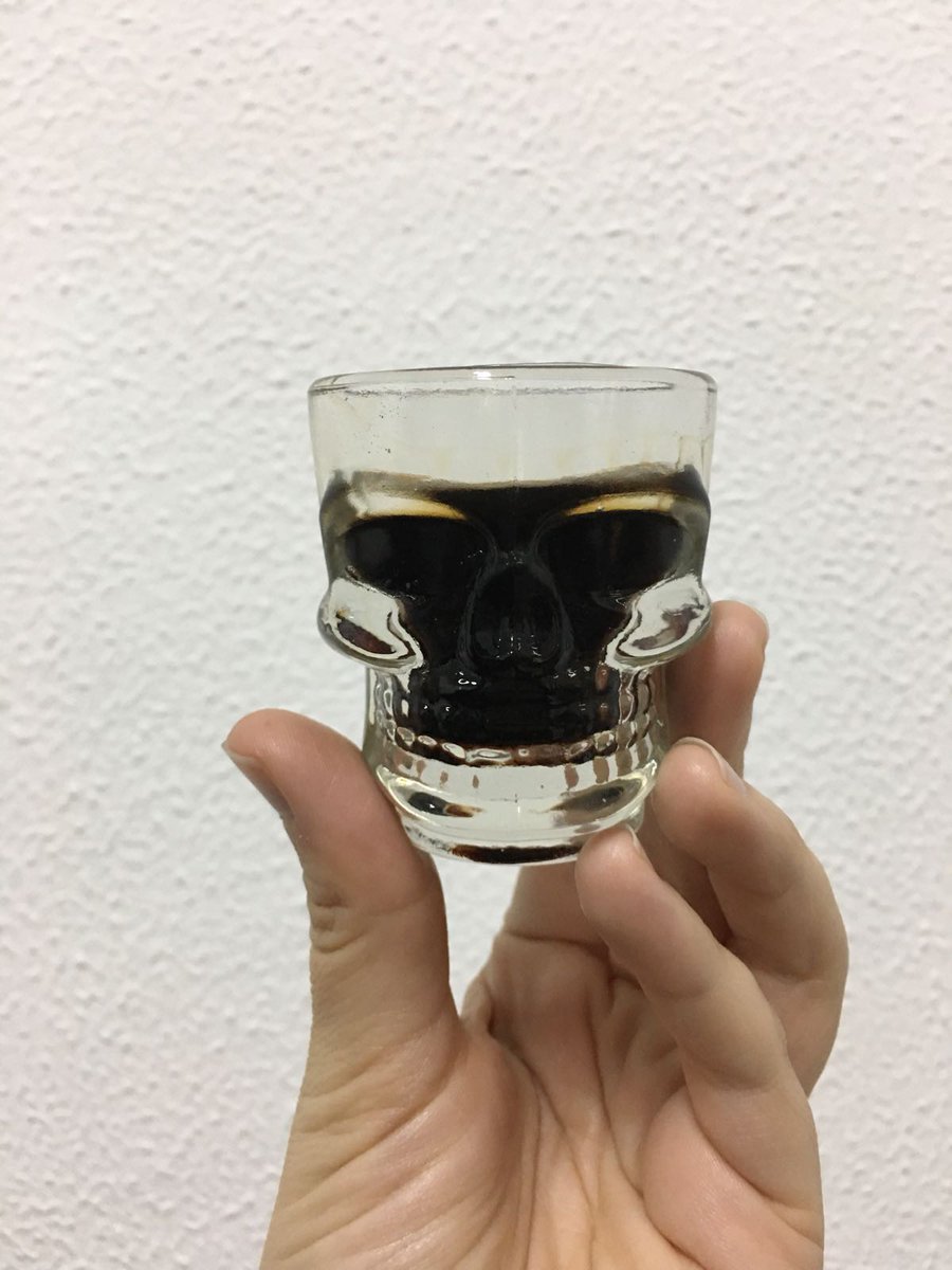 clubvivalabirra's tweet photo. Rematamos la catísima con zombinator ok steroids, 2xEisbock 40%, con división de opiniones. BRUTAL! #craftbeer #cerveza #burrada https://t.co/0VzER1UMtl