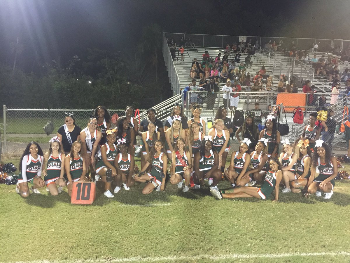 McA_Cheer's tweet photo. Last night was our last night cheering 😢 But now it’s time to get ready for competition season!🎀🐎 https://t.co/cNbnpQ2Hn2