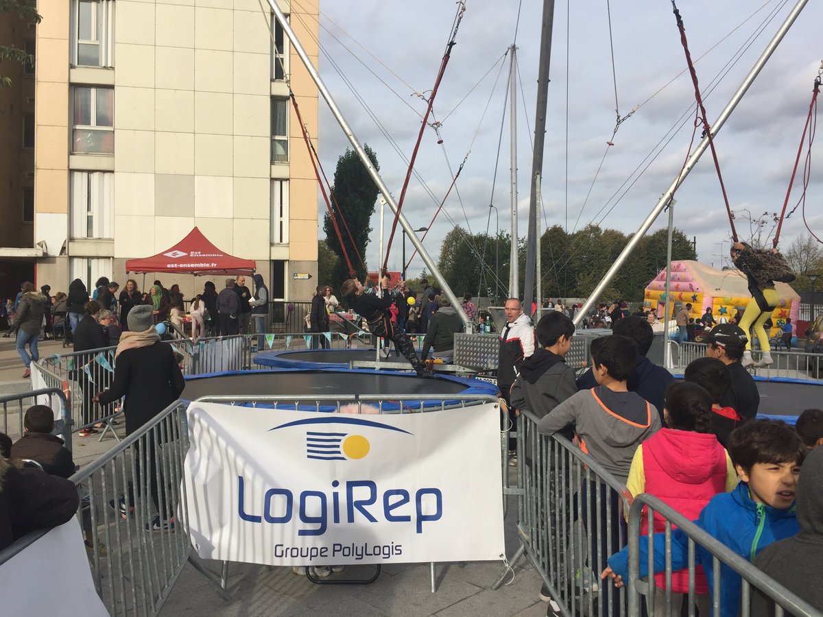 scothjmt33's tweet photo. Le Londeau fait du trampoline aux pieds des immeubles.
Très belle journée. https://t.co/quhkBDq6Rt