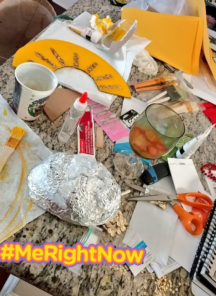 JC_Cali's tweet image. Drunk Costume Crafting 🤣
#NewOrleans #RevealComingSoon