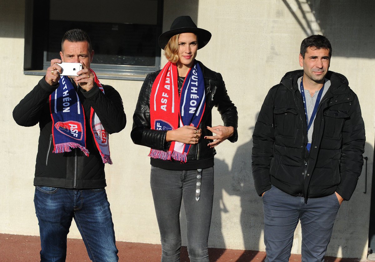 andrezieuxbthfc's tweet photo. #ASFFCA Un grand merci à notre partenaire OXEO Marketing par @gregdurieu et @Eloclouvel pour ce coup d'envoi.
#TeamASF🔴🔵 #National2🏆 https://t.co/EjtQMYWD8U