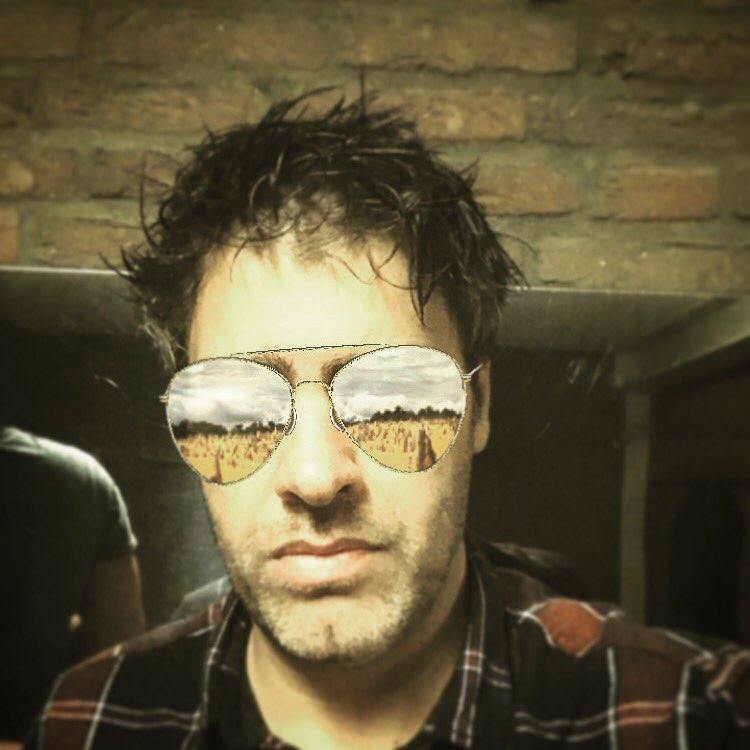 chrizzfinger's tweet photo. Waiting at #dressingroom for tonight’s gig! #wintertijd #yeswecan #ROCKMUSIC #saturdayfun https://t.co/B88ba2CXb3