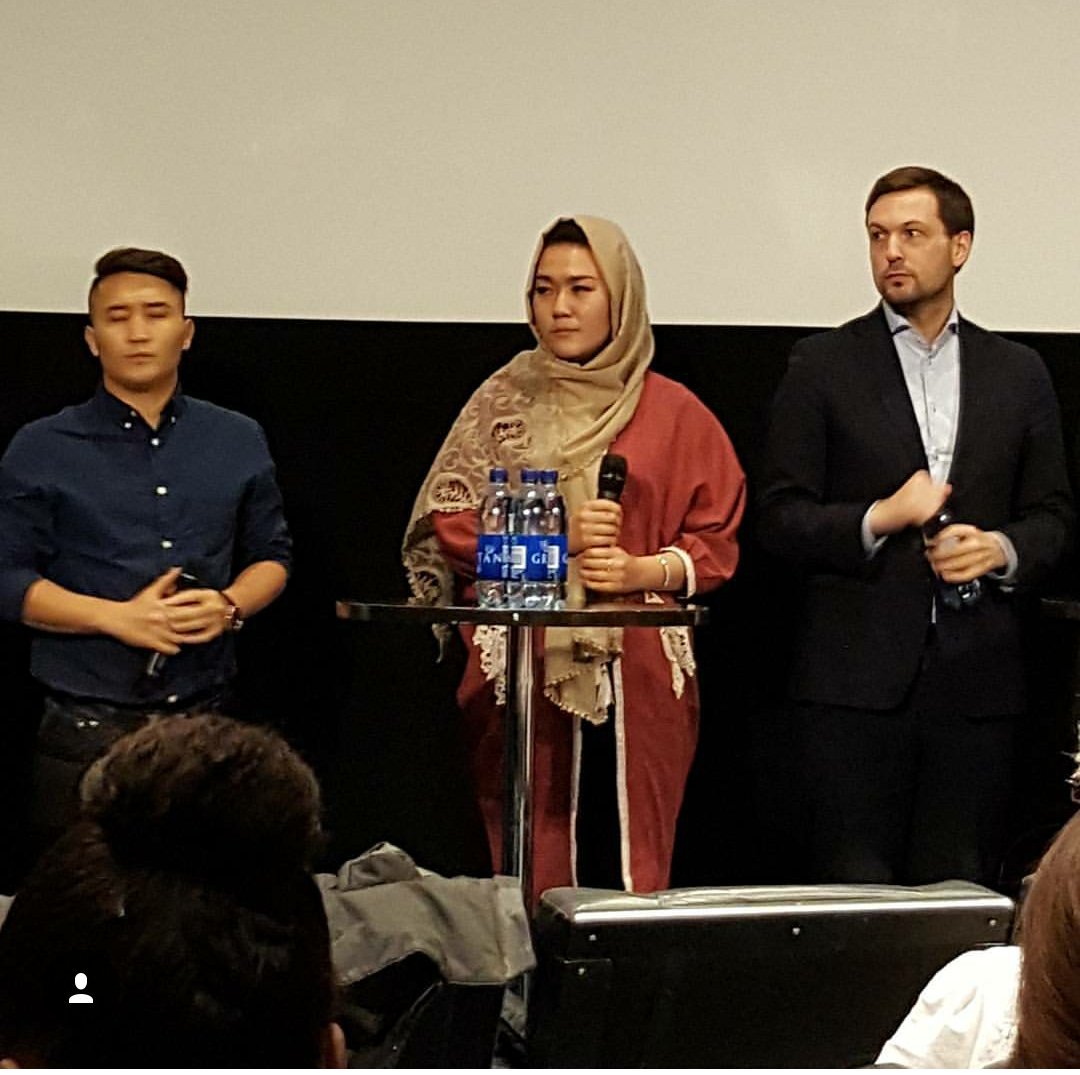 Tack <a href="/RWSverige/">Refugees Welcome SE</a> , <a href="/ViktorBanke/">Viktor Banke</a> och <a href="/Madelaine/">Never Been SecState</a> Seidlitz för idag!