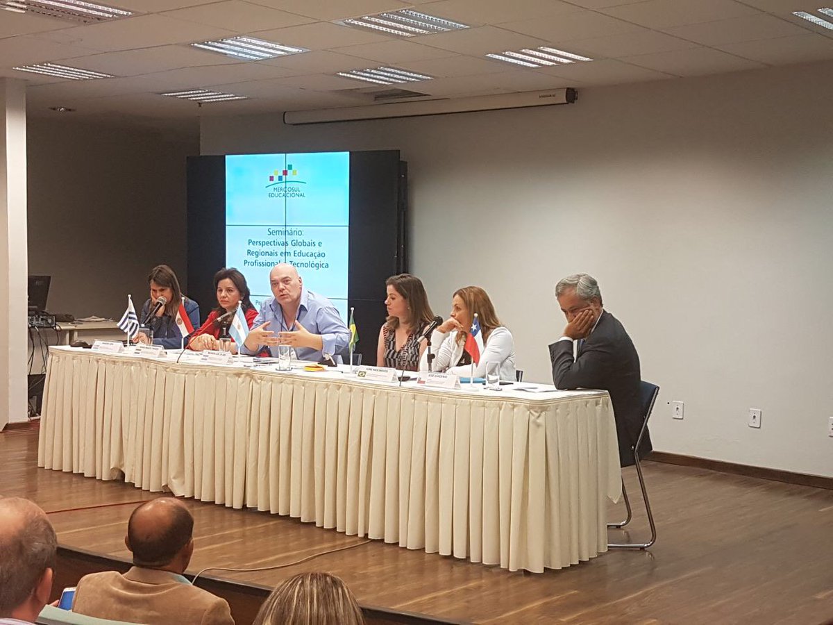 rdegisinet's tweet photo. En seminario internacional de ETP / Mercosur . Representando al INET discutiendo agenda regional de la Educación técnica profesional https://t.co/WzVsOIUja8