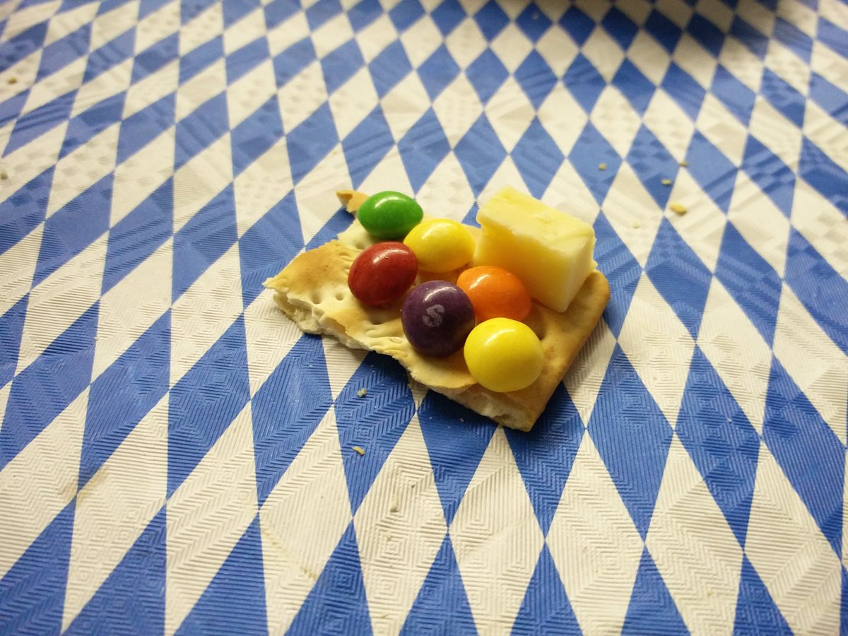 D_Packer's tweet image. Beer festival snacks #HBF17