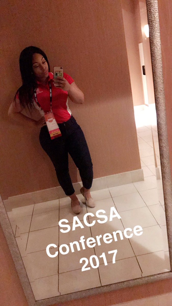 DannieAntionete's tweet photo. I'm only here for the good mirrors and bad lighting lol #SAProfessional #ConferenceTime https://t.co/Q7Q1PLHHOr