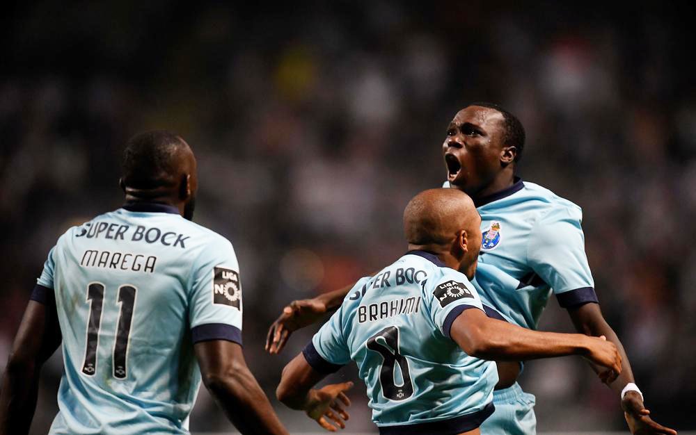 B24PT's tweet photo. Porto vence no terreno do Boavista por 3-0 com golos de Aboubakar, Marega e Brahimi. #BFCFCP https://t.co/PgABc5NWQz