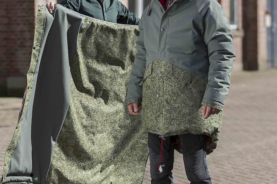 designawards's tweet photo. Press release: @Sheltersuit 4.0 by designer Bas Timmer winner Public Award! https://t.co/xpeZN5TQ4y https://t.co/Y6sxoMO99r