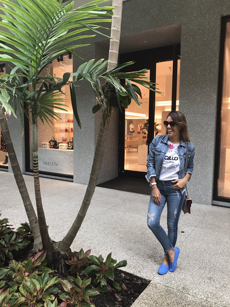 floppytesouro's tweet photo. #Paseando #FloppyStyle https://t.co/inMwYNZrNt