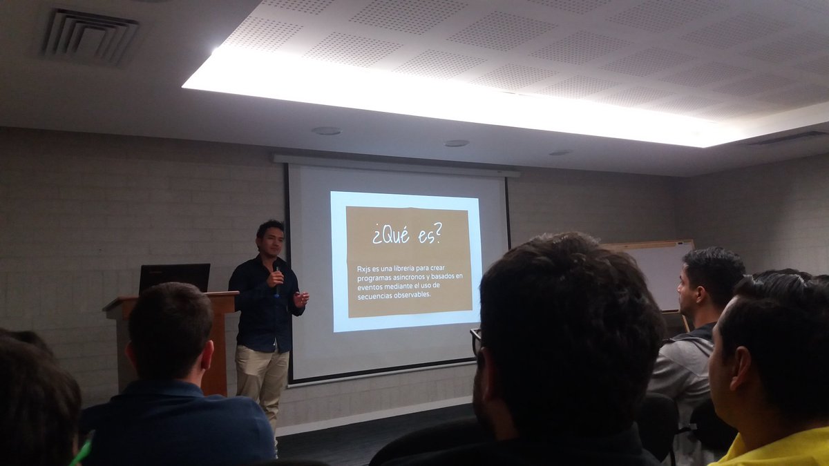 melinamejia95's tweet photo. RxJs with @camiloHimura! #angular #angularmedellin https://t.co/XYucFeuoLc