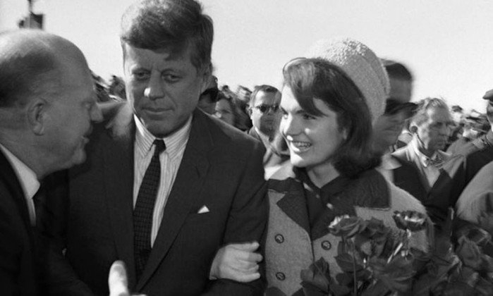 JornalOGlobo's tweet photo. Trump irá liberar todos os arquivos confidenciais sobre morte de Kennedy https://t.co/VbJSI9bxOp https://t.co/MIbMz8swoW