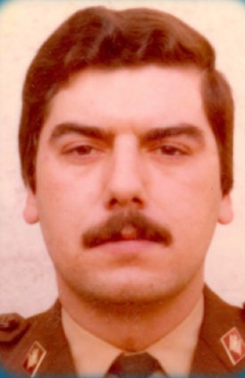 zoidoJI's tweet photo. Hace 31 años, ETA asesinó al cabo de la @policia Julio César Sánchez Rodríguez de un disparo en la cabeza cuando iba con sus cuatro hijos. https://t.co/NEMUs1egGN