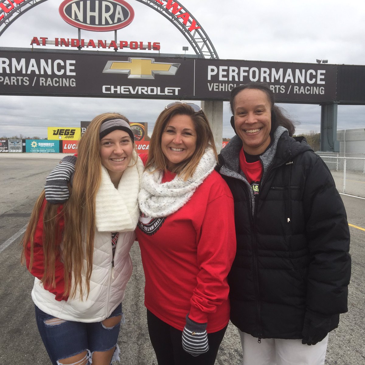 lofo_iuh's tweet photo. Supporting health, wellness, and activity @LucasOilRaceway for @B_Otrail @IUHealthWest https://t.co/7qyKwTe7tK