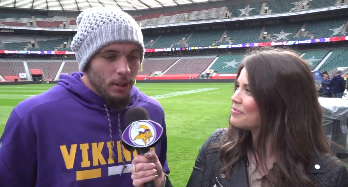 .@HarriSmith22 has one tip for fans attending #MINvsCLE -- cheer for the #Vikings.   📺: mnvkn.gs/zaG6yN https://t.co/90b5oldY7V