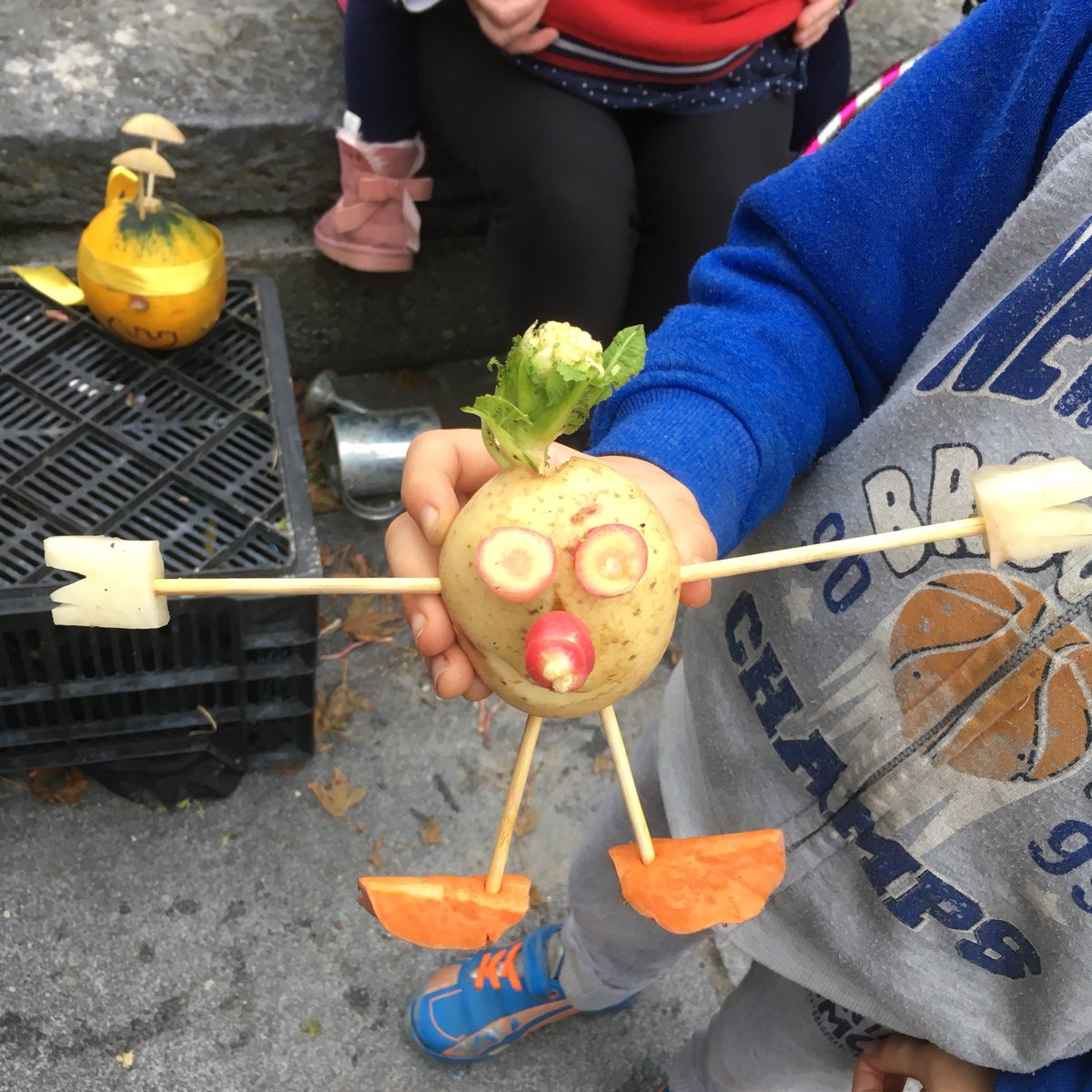 KKSOF's tweet photo. Kilkenny School of Food will team up with @BloomFringe again tomorrow from 11am to 4pm with veggie fun and games. https://t.co/Vj7XOJZFIf
