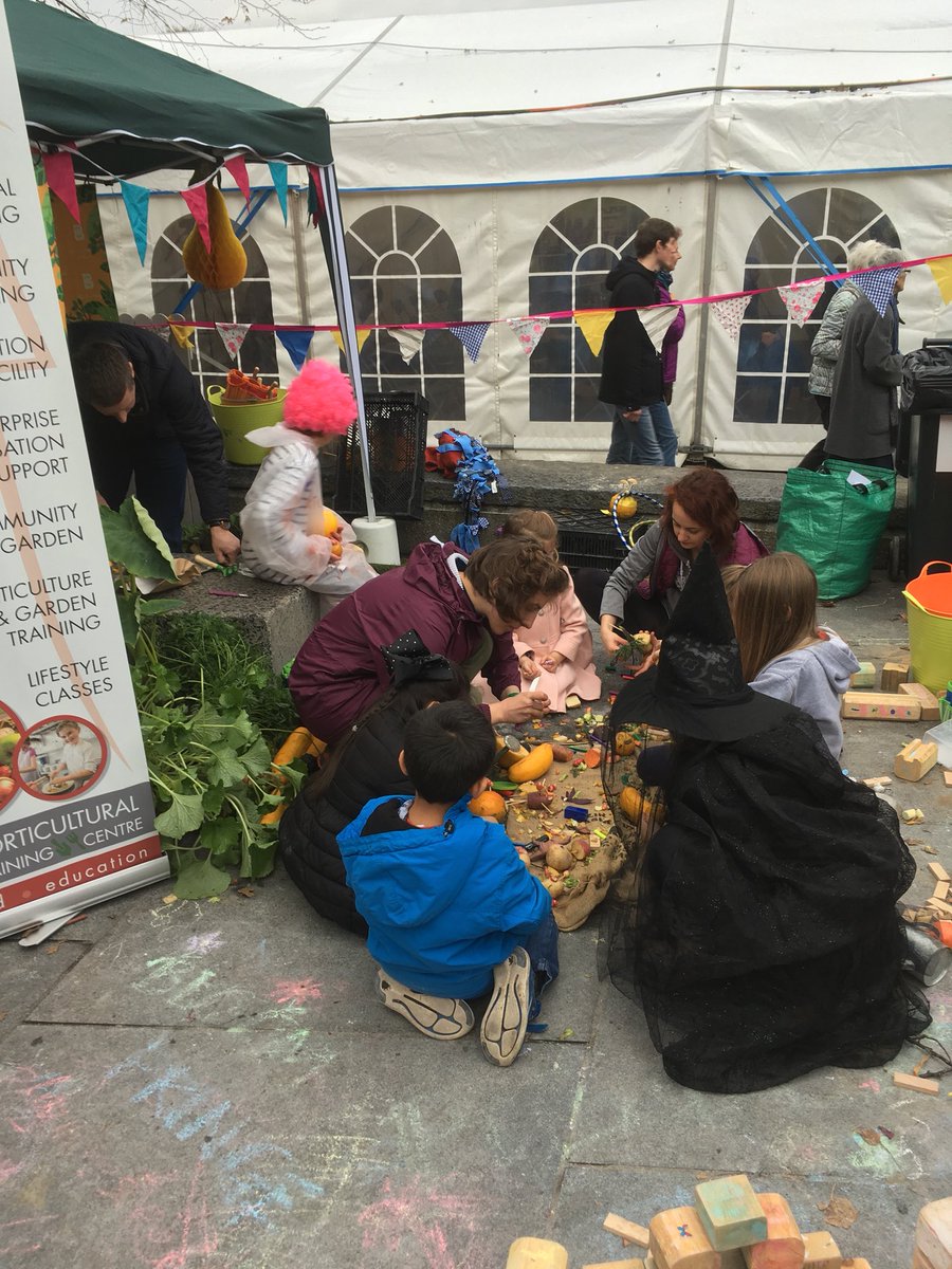 KKSOF's tweet photo. Kilkenny School of Food will team up with @BloomFringe again tomorrow from 11am to 4pm with veggie fun and games. https://t.co/Vj7XOJZFIf