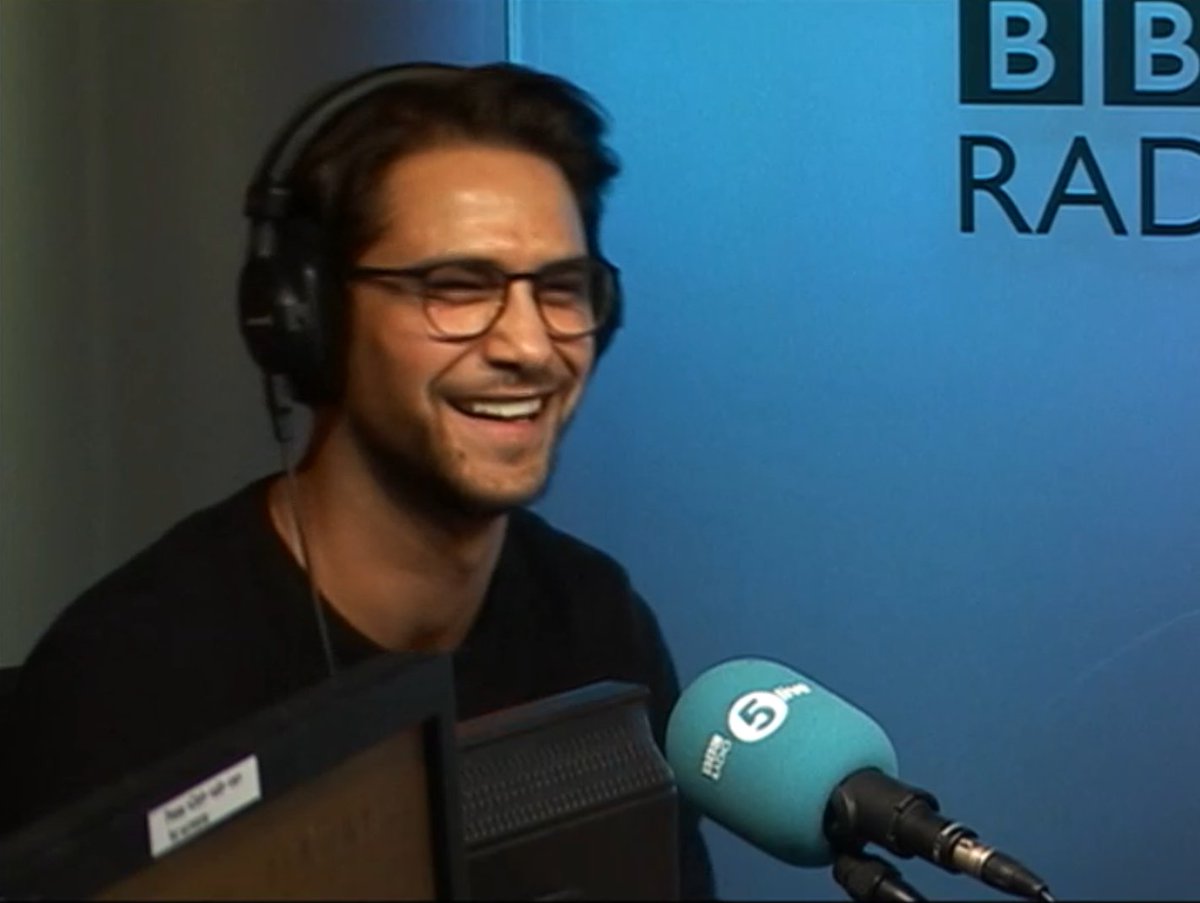 JuttaFreudig's tweet photo. #MusketeersEurope Talking about #OurGirl and #Snatch - #LukePasqualino on #BBC #RadioFiveLive October 9th 2017 https://t.co/hr11U1B1WN
