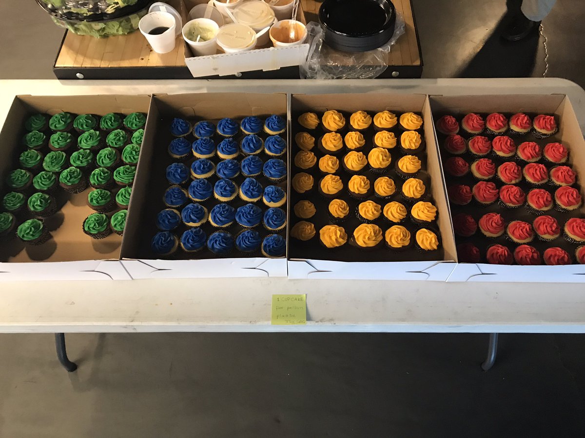 gdgCapRegion's tweet image. Oh man. All this on #DevFestCR2017 day...is this symbolic? #kubernetes #pachyderm #golang