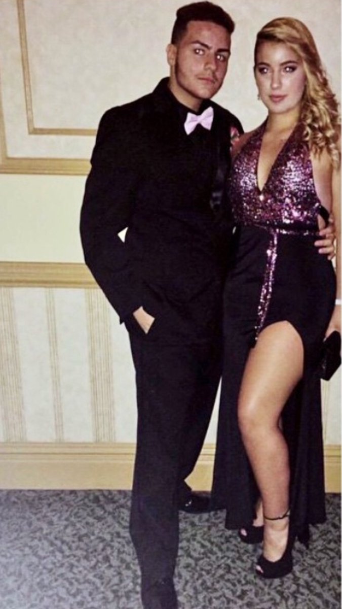 zoerenexx's tweet photo. Happy birthday baby boy, lots of love for you! 💖 #redbullgavemewingstoflytopromwithyou #bestpromdate #wediddat @Jarems_ https://t.co/wXpmAu69hI