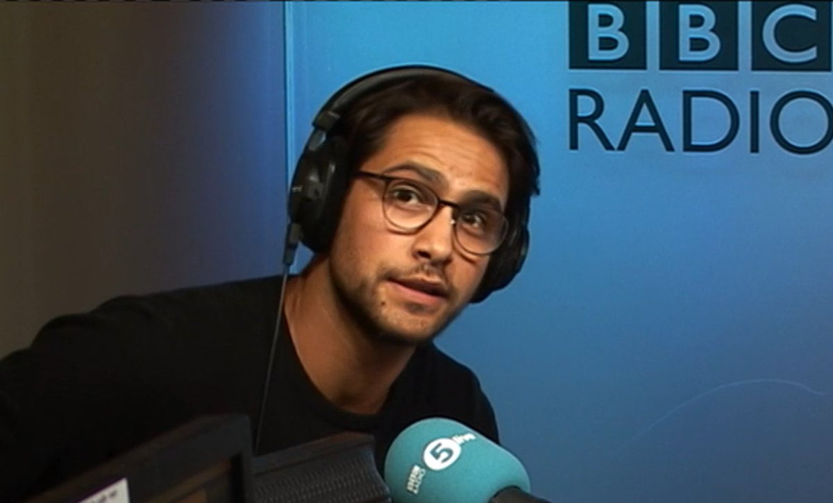 JuttaFreudig's tweet photo. #MusketeersEurope Talking about #OurGirl and #Snatch - #LukePasqualino on #BBC #RadioFiveLive October 9th 2017 https://t.co/hr11U1B1WN