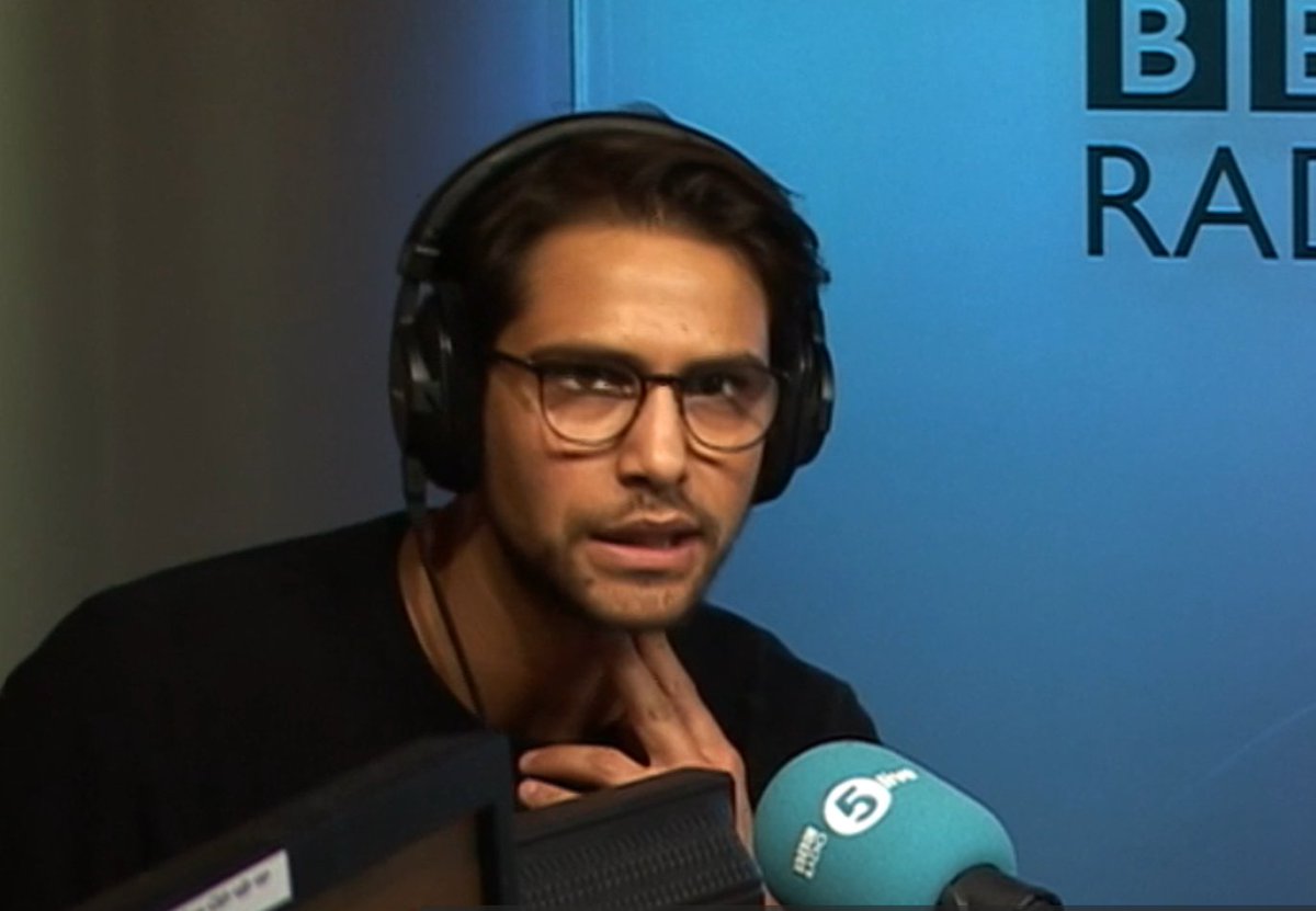 JuttaFreudig's tweet photo. #MusketeersEurope Talking about #OurGirl and #Snatch - #LukePasqualino on #BBC #RadioFiveLive October 9th 2017 https://t.co/hr11U1B1WN