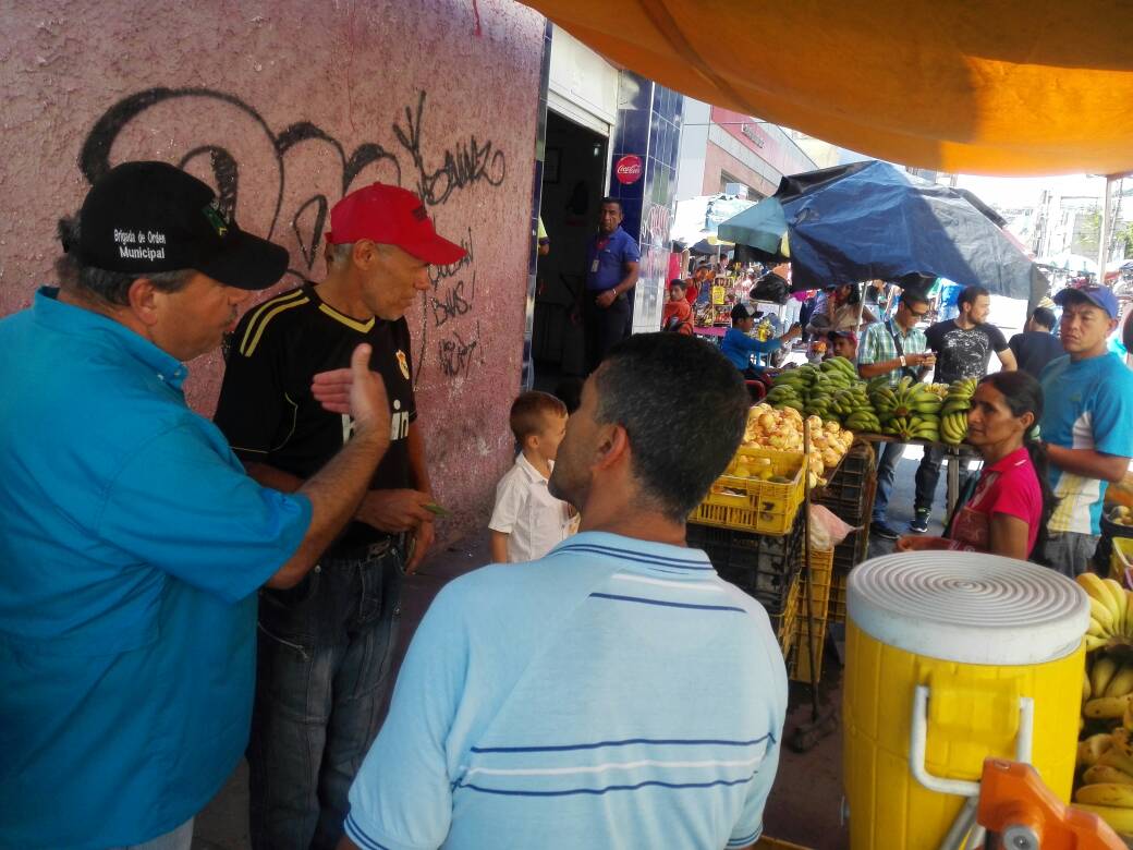 JKarkom's tweet photo. Comercio informal se reorganiza en Valera en 208 cuadras.

Mas información a través de la página web https://t.co/udXguwkv85 https://t.co/jIf6xTBQrs
