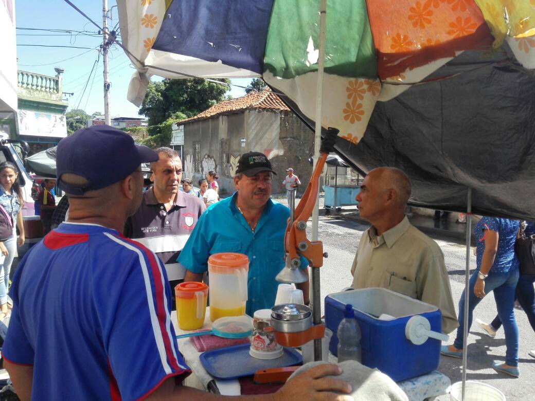 Comercio informal se reorganiza en Valera en 208 cuadras.

Mas información a través de la página web alcaldiadevalera.gob.ve