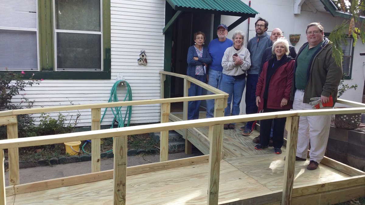GPRotary's tweet photo. Building another ramp in @gp_tx. @rotary #JoinUs https://t.co/XpW3nPu73v