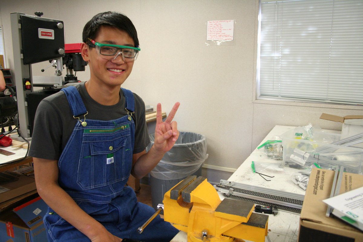 robotics_c4's tweet photo. Fast Facts about Eric: He is an international student from China! #fastfacts #c4robotics #ftc https://t.co/mftiOpQpfN