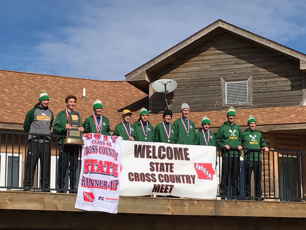 hempsteadXC's tweet image. State Runner-ups!!! Getting on the deck is a pretty special feeling! #TrustedTheProcess #History #Hardware #SchoolRecord