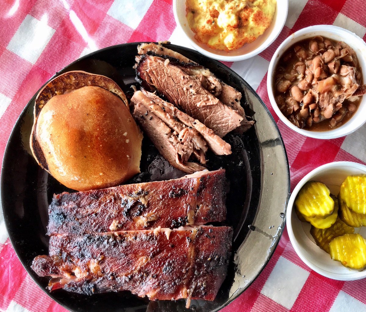 MalcolmMayhewFW's tweet image. Revisiting east side fave Smokey’s BBQ for upcoming @FWTXmag story. Ribs still some of the best in city.