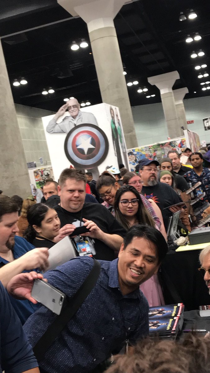 JoshuaFrantic's tweet image. #BillyBobThornton &amp;amp; #TheBoxmasters signing at the #sourcepointpress booth! 🙌 @StanLeeComicCon #stanleesLAcomiccon