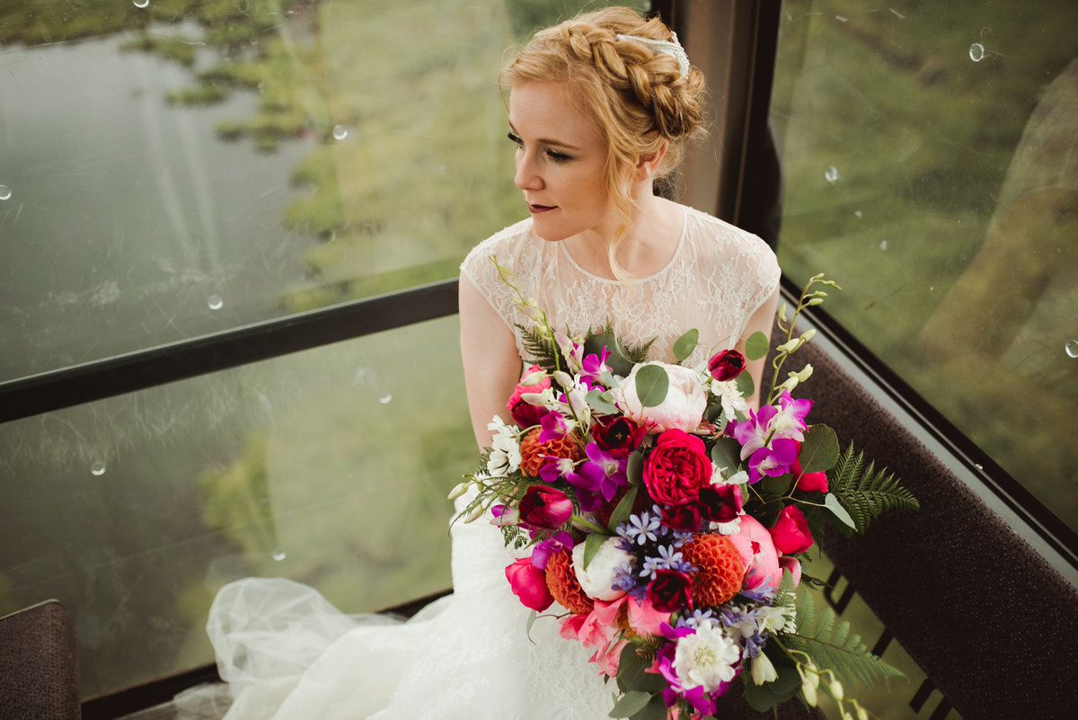 GlowEventCO's tweet photo. @CaptivateBeauty does amazin... @AmberLPhoto   
#weddingupdo #bridalhair #bridesmaidhair #weddingmakeup #wedding  #coloradobride #glowevents https://t.co/n2T9Ki5snq