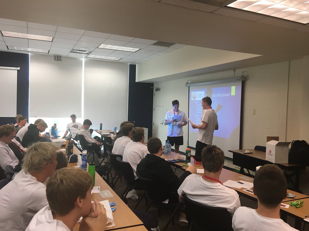 USASwimInsider's tweet photo. . @MJTruex spreads the Diversity &amp; Inclusion message with a simple feedback model &amp; a few role play scenarios! #Swimclusion #NatSelect17 👍🏼 https://t.co/2pBLDTUwQI