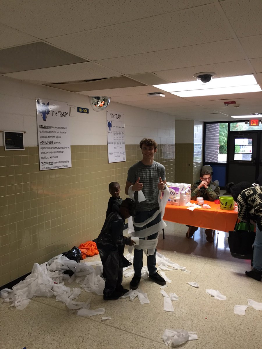 Early polls are in, Foxes Fright Night is a big success!! <a href="/JesseTravisBoyd/">Dr. Jesse Boyd, KGHS</a> <a href="/KGCSdivision1/">KGCS Division</a> <a href="/kinggeorgecnty/">King George County</a>
