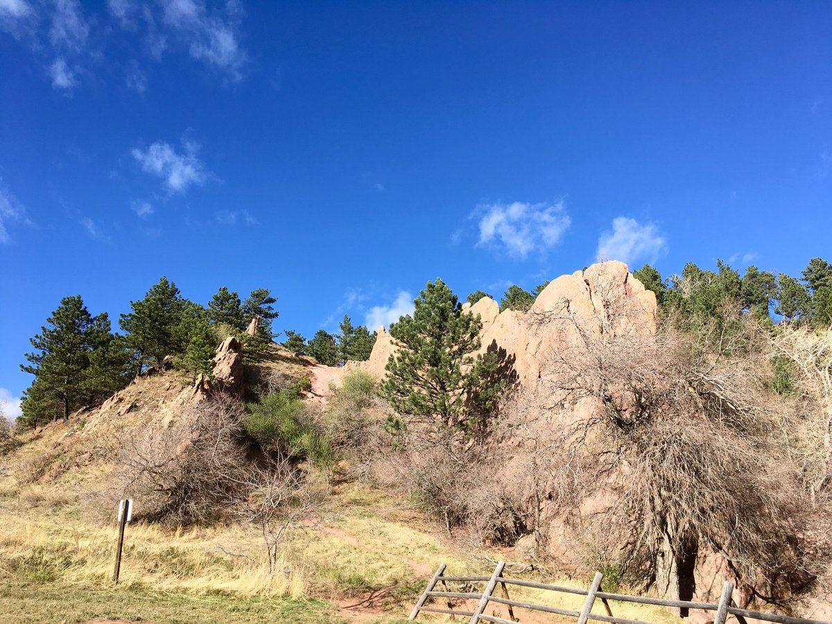 HeartofColorado's tweet photo. Beautiful day for a #Hike! ๐#ColoradoSaturday! https://t.co/n73cDmIAAG