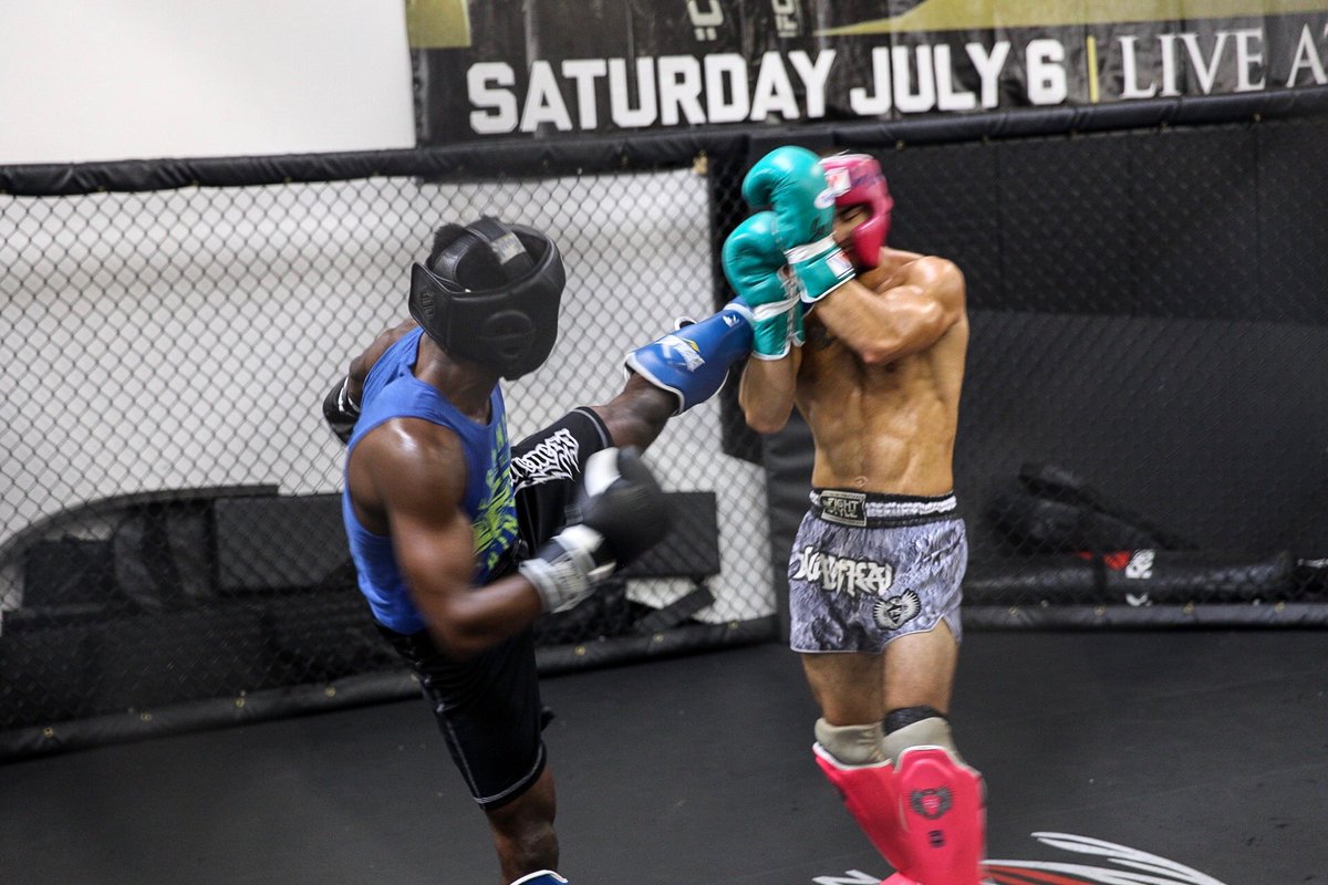 funkmasterMMA's tweet image. December 9th is a hat trick 🎩
———
#PIWCO #FunkJitsu #Dec9