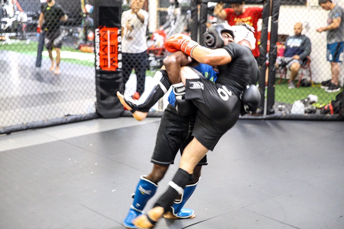 funkmasterMMA's tweet image. December 9th is a hat trick 🎩
———
#PIWCO #FunkJitsu #Dec9