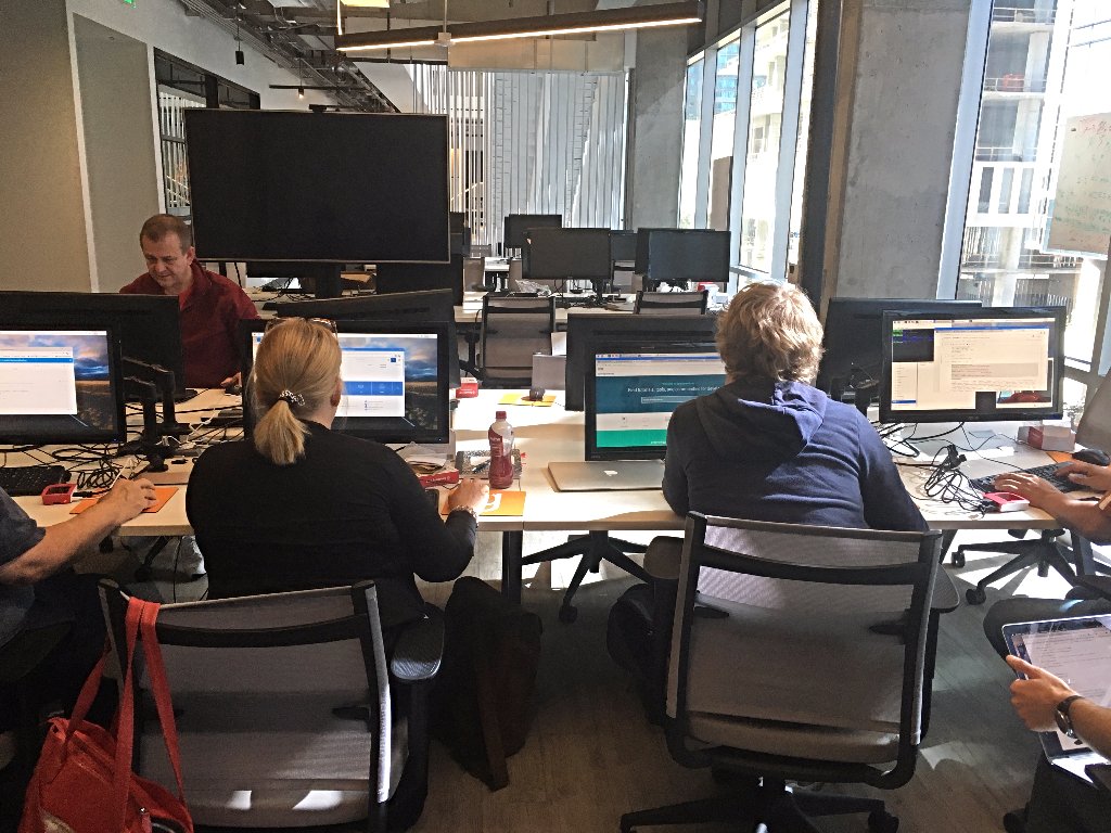 BuildwithWatson's tweet photo. Great hands-on sessions today! #cognitivebuilder #austin @IBMWatson Join us tmrw! https://t.co/TzCN87Zbnp https://t.co/LgVTKWsdX5