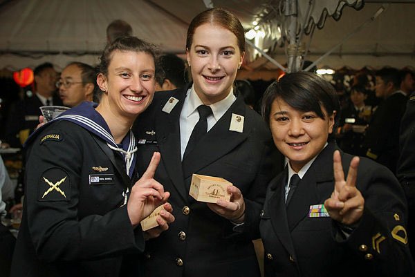 COMAUSFLT's tweet photo. Some shots of @Australian_Navy ships of #IPE17 #HmasMelbourne and #HmasParramatta conducting opening ceremony and reception while in Japan. https://t.co/PehBuE1ZOT