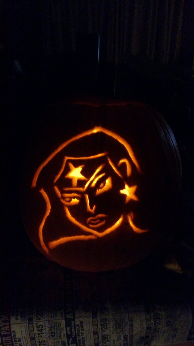 goozer13's tweet photo. Finished carving our pumpkins for 2017! #WonderWoman #BulletClub https://t.co/FaYbmoFqFV