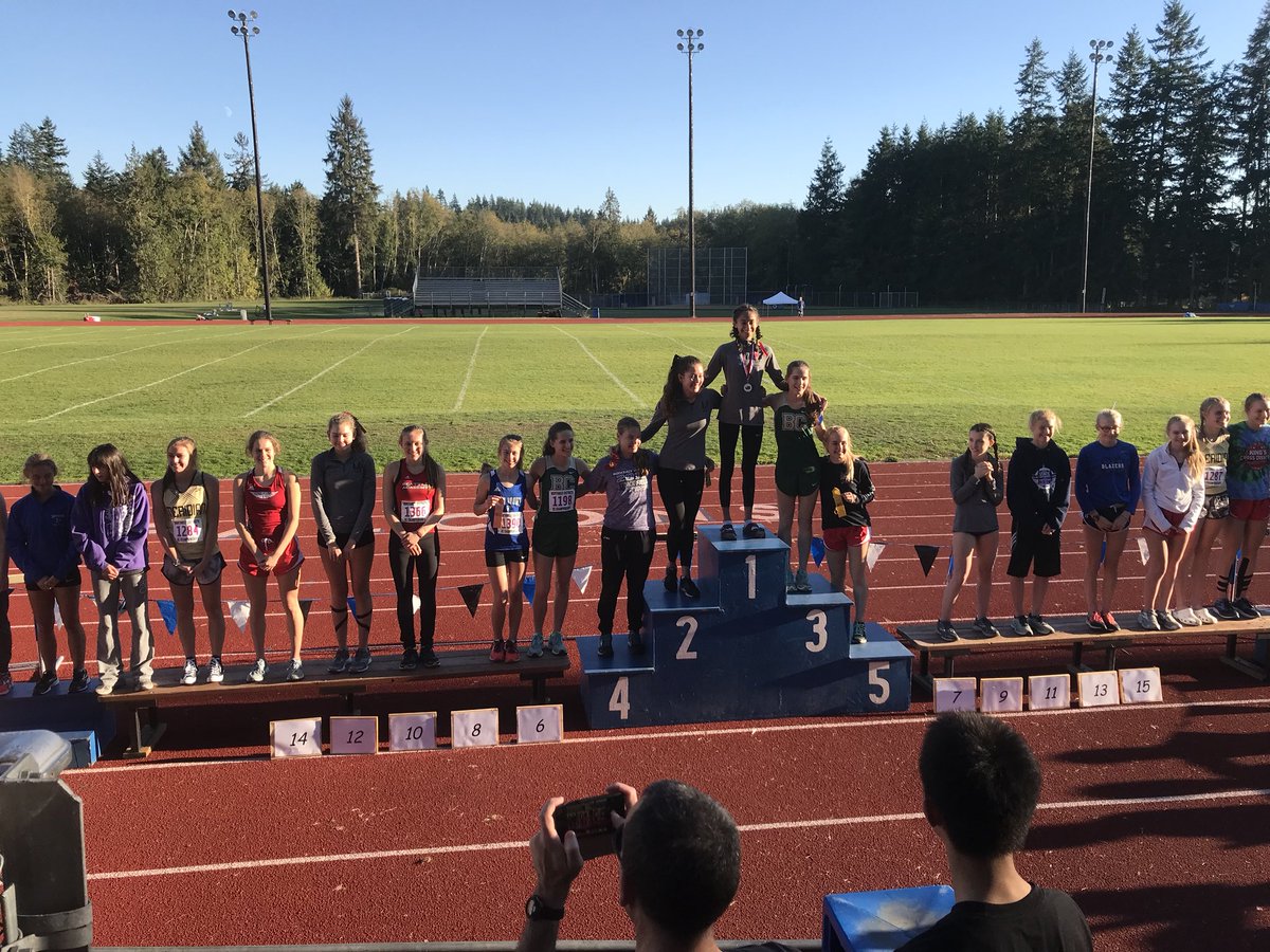 saasccx's tweet image. Congrats Senior MacKenzie Caputo! Top 10 finish, and on to the State Championships next weekend in Pasco! @SAASCardinals @SeattleAcademy