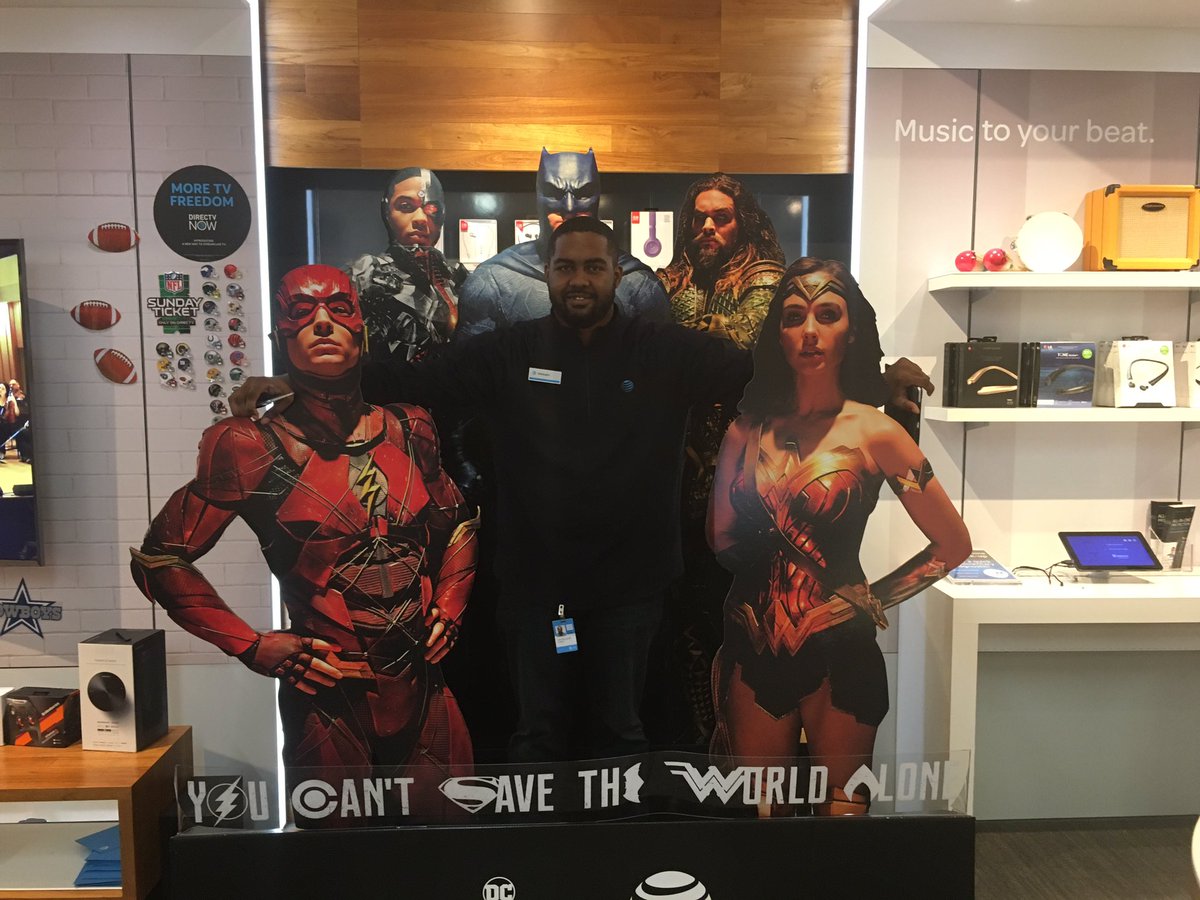 teambarracks's tweet photo. @DaleB1 @saradro12 #JoinTheLeague #dcuniverse #dawgpound DeVaughn stepping up as the 6th member of the league! https://t.co/AHE8FlD4Ux