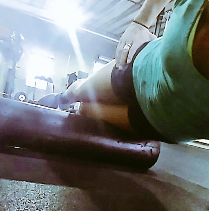 BrittniHutton's tweet photo. #RollingStrong #FoamRoll #Recovery #thelabsb #hurtssogood 💪 https://t.co/L2sz9e2F68