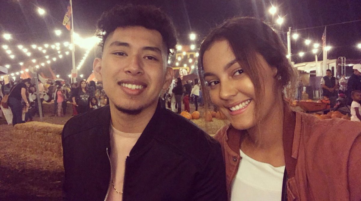 areeelioz's tweet photo. pumpkin patch with my love💛🎃 https://t.co/jlPd3zMTbf