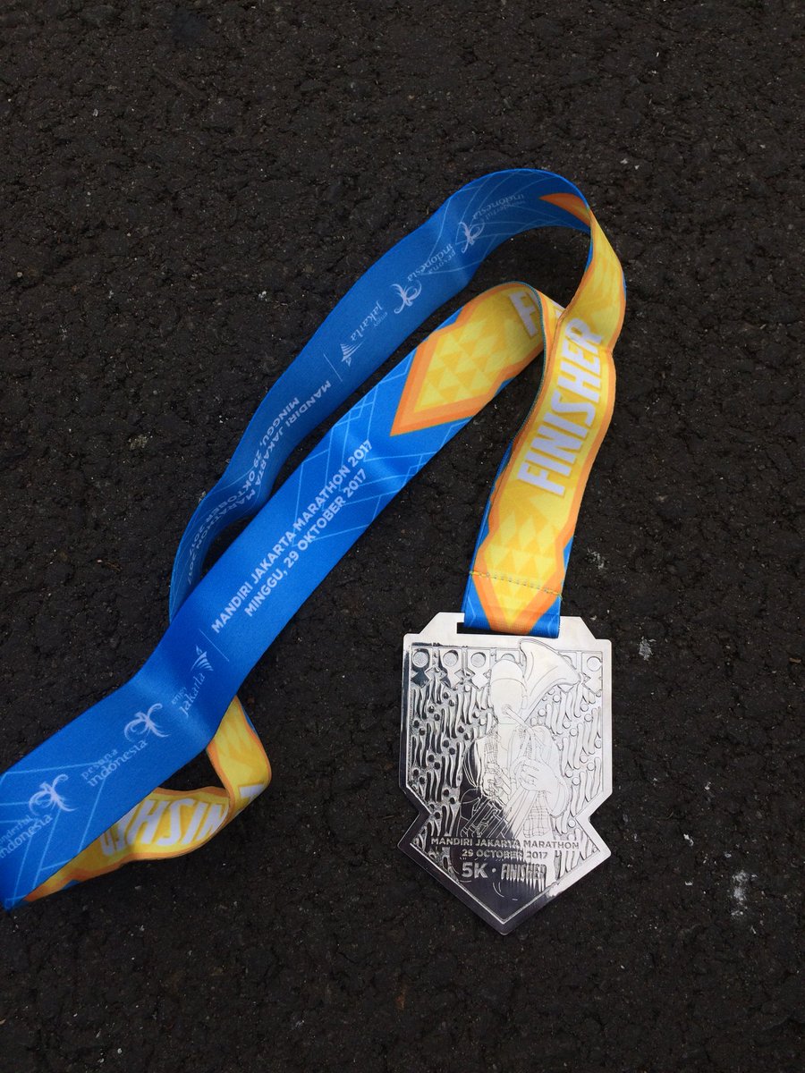 nagisaheriawan's tweet photo. Never give up hingga garis finish terlewati. Cuman ikut yg 5km, masih newbie soalnya...#MandiriJakartaMarathon #MJM2017 https://t.co/uXIeYBEoJE