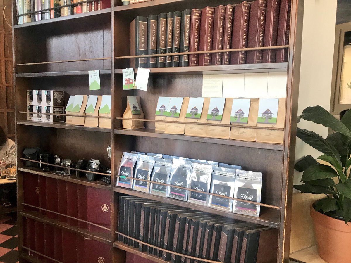 When in #Sydney... <a href="/BlackStarPastry/">Black Star Pastry</a> beef pie for brekkie and a <a href="/TLMarionette/">TheLittleMarionette</a> macchiato at Trafalgar St Espresso.